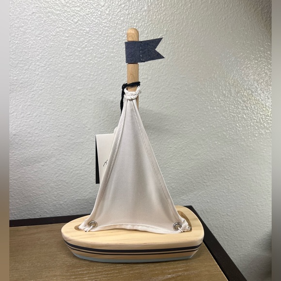 Hearth and Hand Sailboat - Picture 2 of 8